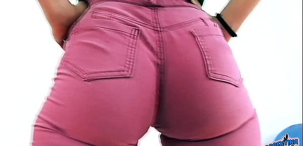  AMAZING ROUND ASS Winona in Tight Purple Jeans Exposing Her Perfect CAMELTOE